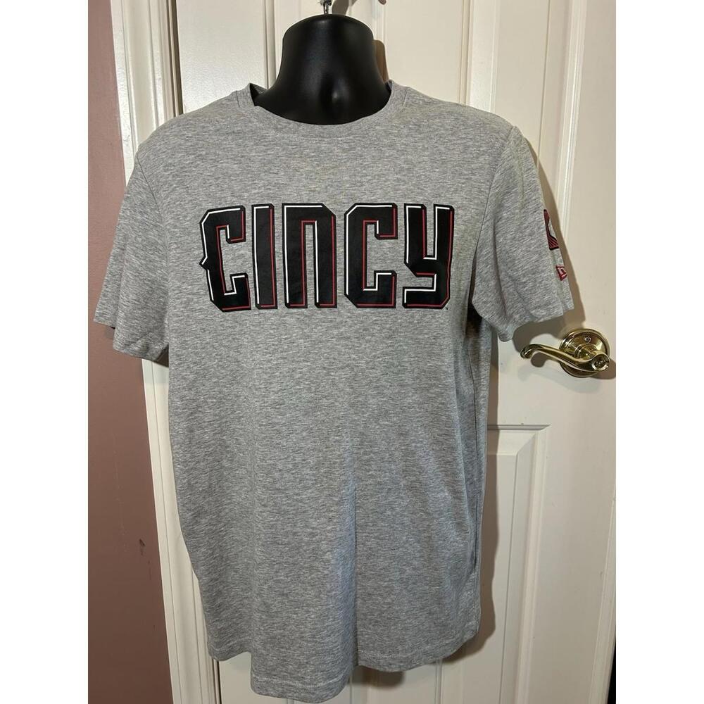 New Era Cincinnati Reds T Shirt Mens Size Medium 2024 Heavier Weight